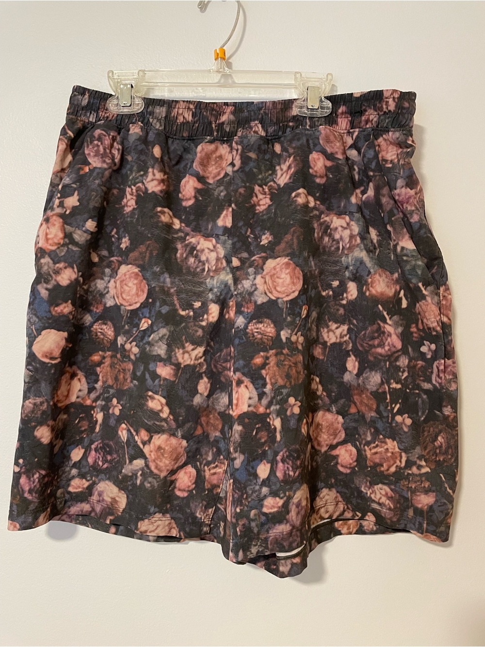 Lululemon Men's Pace Breaker Shorts (Lined). Large